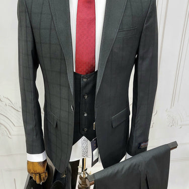 Plaid-Slim Fit Single Button Three Piece Classic suit with single breasted vest